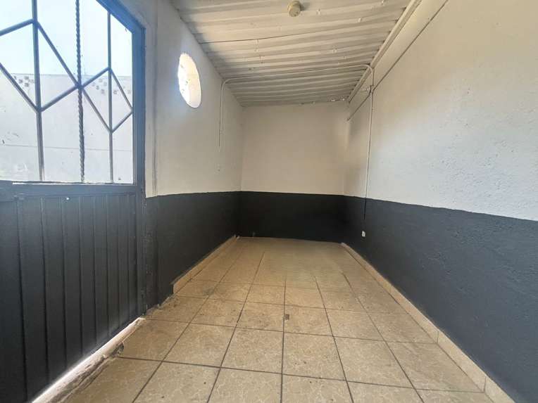 Terreno con Techumbre en Renta - Colonia Niños Héroes, Querétaro miniatura 10