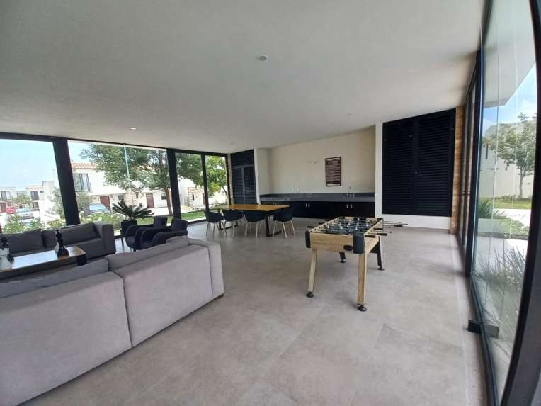 Casas en Venta en Capital Sur, Querétaro - Con Recámara en Planta Baja miniatura 13