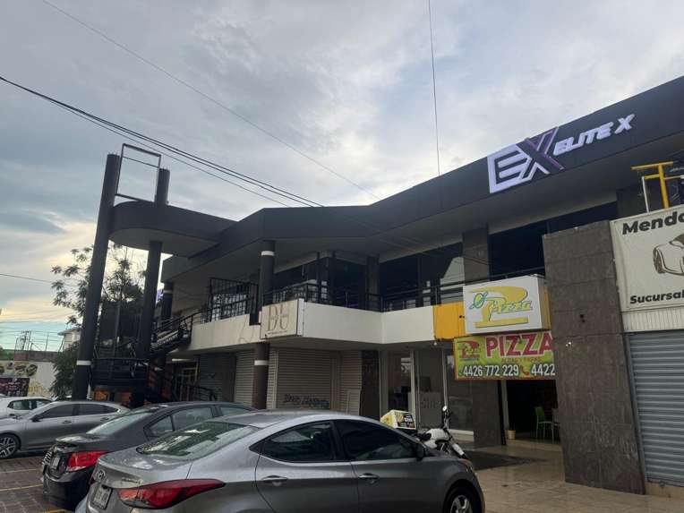 Locales en Venta en Plaza Los Encinos, Av. Sombrerete, Querétaro – Ideales para Inversión miniatura 4