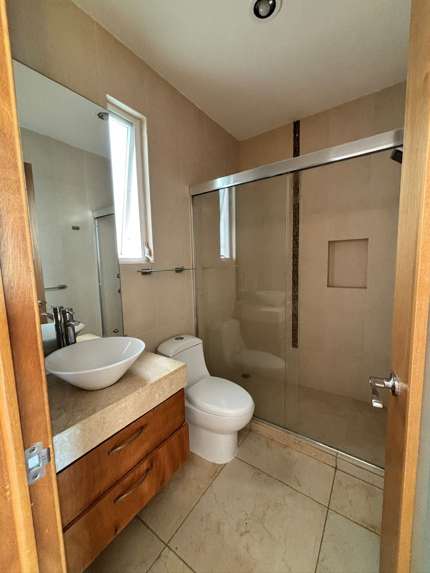 Casa en Venta en Claustros de las Misiones II, Centro Sur, Querétaro - Recámara en Planta Baja miniatura 25