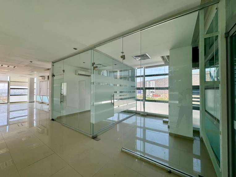 Oficina en Renta en Torre CS9800, Centro Sur, Querétaro - 136 m² miniatura 2