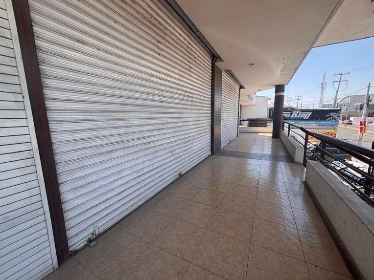 Locales en Venta en Plaza Los Encinos, Av. Sombrerete, Querétaro – Ideales para Inversión miniatura 10