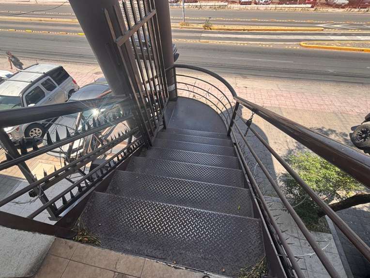 Locales en Venta en Plaza Los Encinos, Av. Sombrerete, Querétaro – Ideales para Inversión miniatura 6