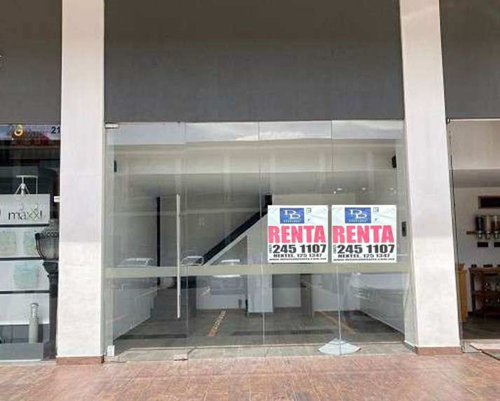 Local en Renta en Plaza Master Peñuelas, Querétaro – Planta Baja en Peñuelas, Querétaro