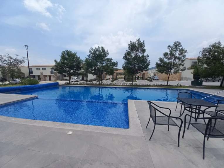 Casas en Venta en Capital Sur, Querétaro - Con Recámara en Planta Baja miniatura 14