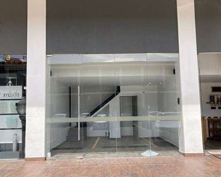 Local en Renta en Plaza Master Peñuelas, Querétaro – Planta Baja miniatura 4