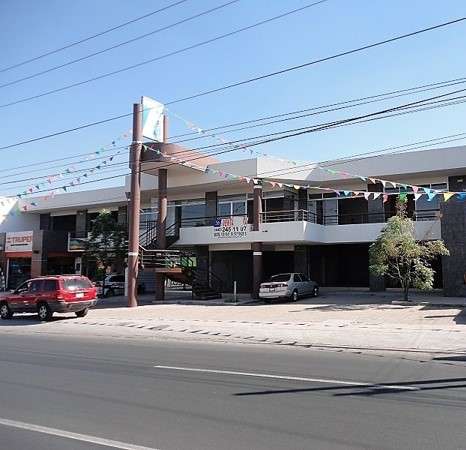 Locales en Venta en Plaza Los Encinos, Av. Sombrerete, Querétaro – Ideales para Inversión miniatura 13