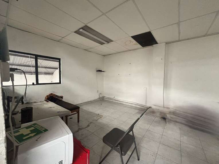 Bodega Comercial en Renta en la Colonia Cruz de Fuego, Corregidora, Querétaro miniatura 11