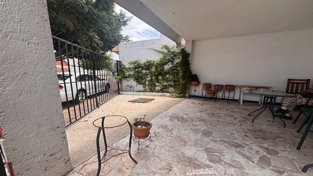 Casa en Esquina de 1 Piso en Venta en Fraccionamiento Santiago, Querétaro miniatura 3