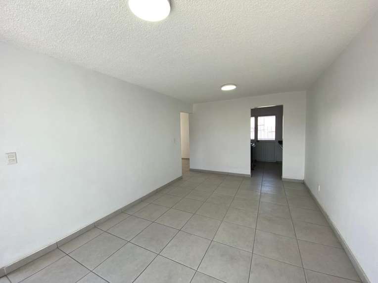 Departamento en Venta en la Colonia Vista Alegre, Querétaro miniatura 4