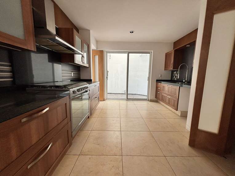 Casa en Venta en Claustros de las Misiones II, Centro Sur, Querétaro - Recámara en Planta Baja miniatura 3
