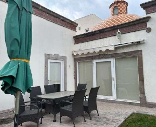 Casa en Renta en el Centro Histórico de Querétaro – Para Hotel miniatura 2
