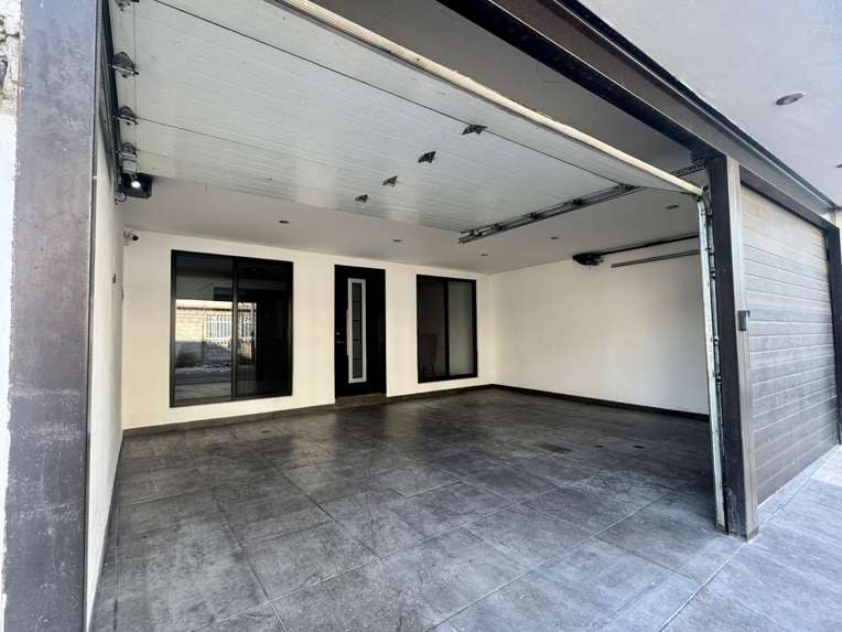 Casa en Renta en Valle Diamante, Corregidora, Querétaro – Semiamueblada o Sin Amueblar en Valle Diamante, Corregidora