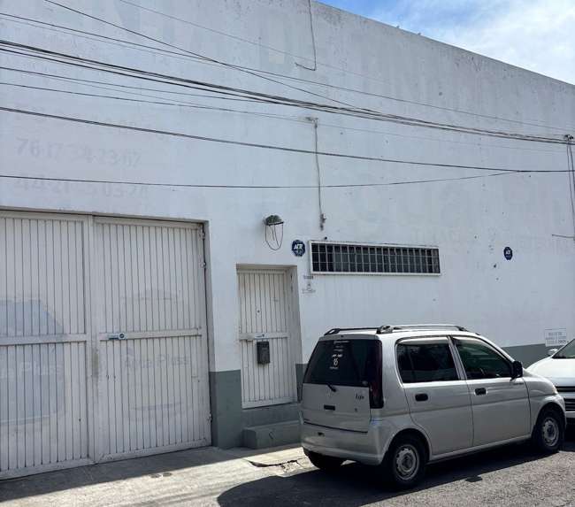 Bodega Comercial en Renta en la Colonia Cruz de Fuego, Corregidora, Querétaro en Cruz de Fuego, Corregidora