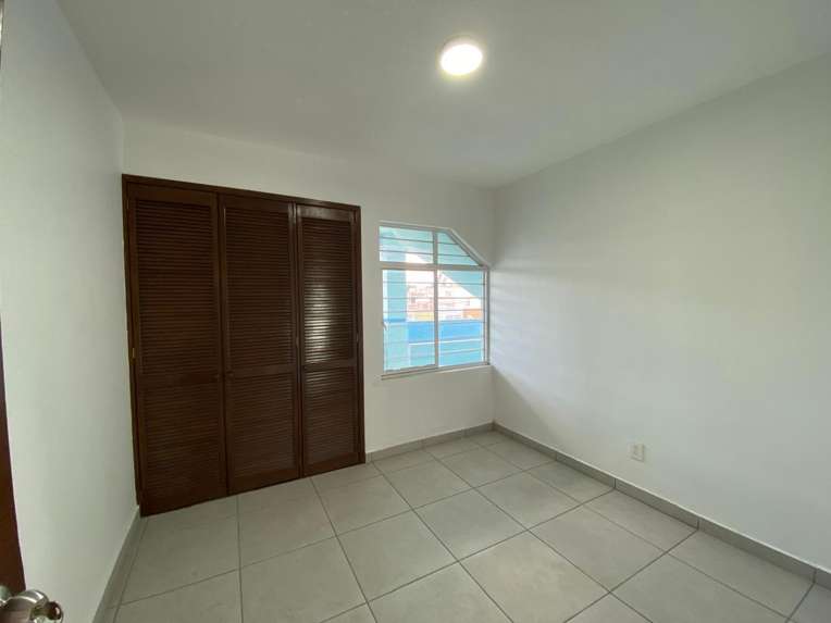 Departamento en Venta en la Colonia Vista Alegre, Querétaro miniatura 7