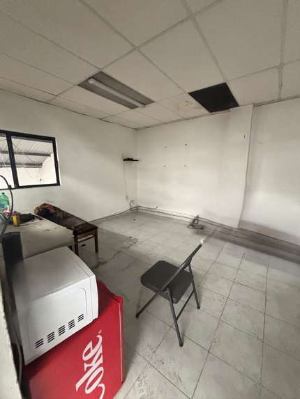 Bodega Comercial en Renta en la Colonia Cruz de Fuego, Corregidora, Querétaro miniatura 12