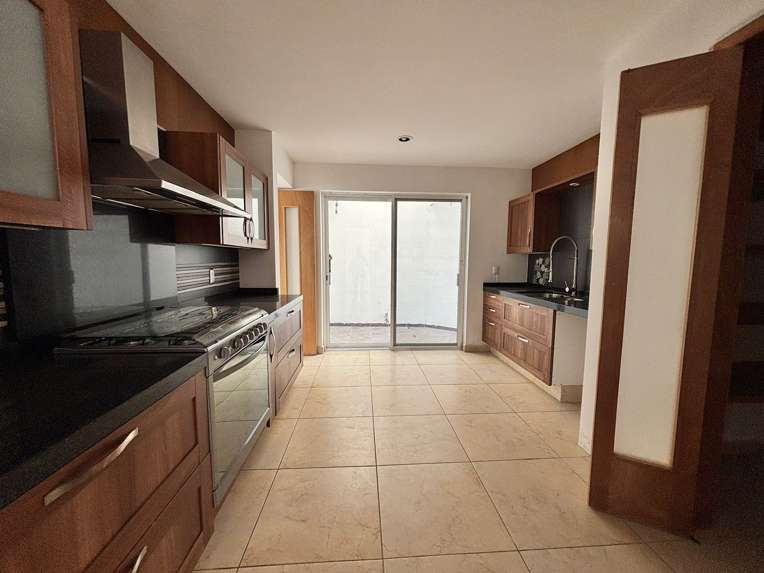 Casa en Venta en Claustros de las Misiones II, Centro Sur, Querétaro - Recámara en Planta Baja miniatura 6