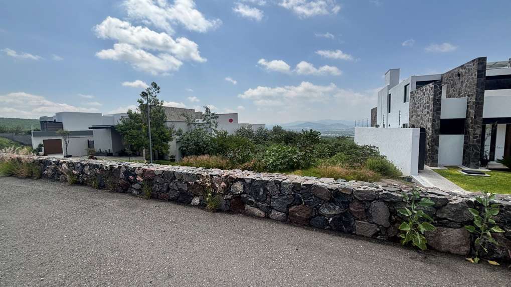 Terrenos en Venta en Vista Real, Sección Tolmo, Corregidora, Querétaro miniatura 2