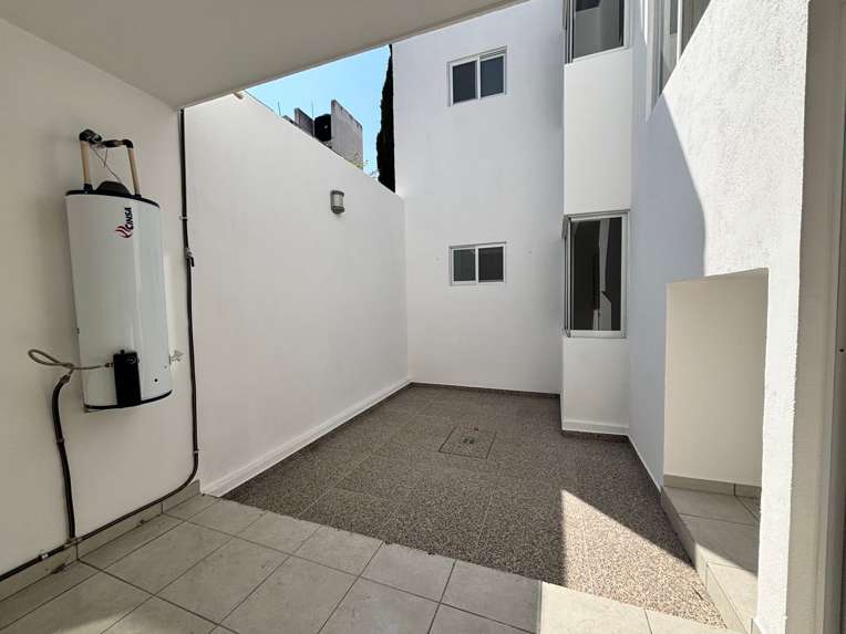 Casa en Venta en San Mateo, Corregidora, Querétaro - Con Recámara en Planta Baja miniatura 3