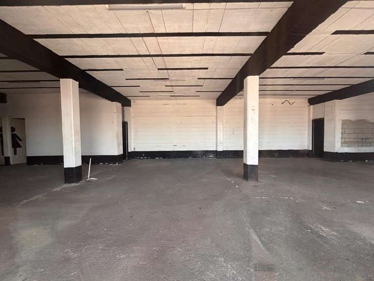 Locales en Venta en Plaza Los Encinos, Av. Sombrerete, Querétaro – Ideales para Inversión miniatura 11