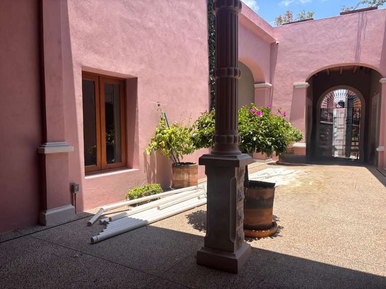 Casona en Renta en el Centro Histórico de Querétaro - Para Cafetería, Uso Comercial y de Servicios miniatura 16