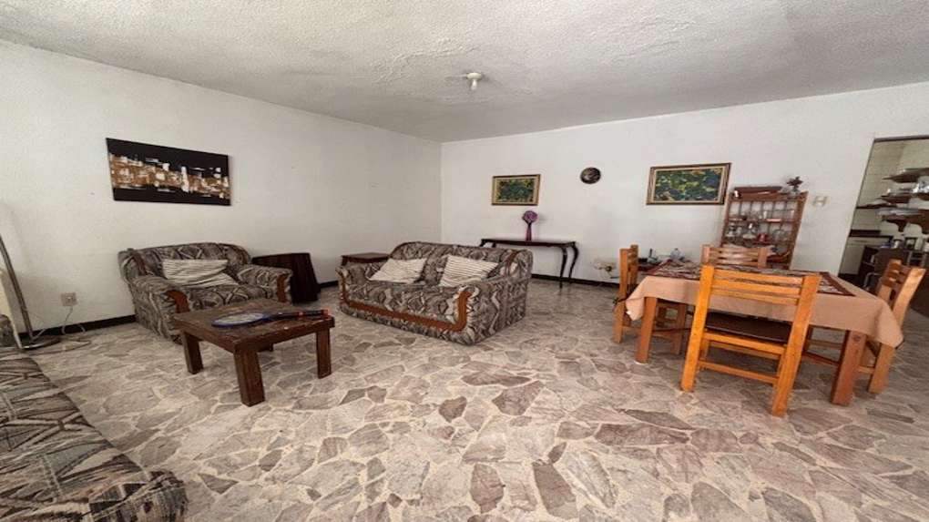 Casa en Esquina de 1 Piso en Venta en Fraccionamiento Santiago, Querétaro miniatura 2