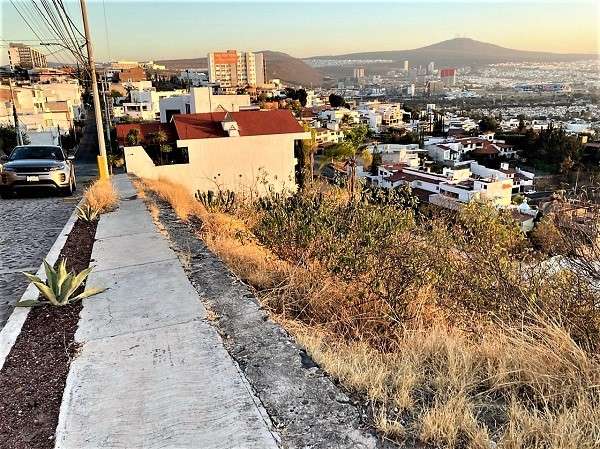 Terreno en Venta en Loma Dorada, Querétaro ¡Con Hermosa Vista a la Ciudad! miniatura 9