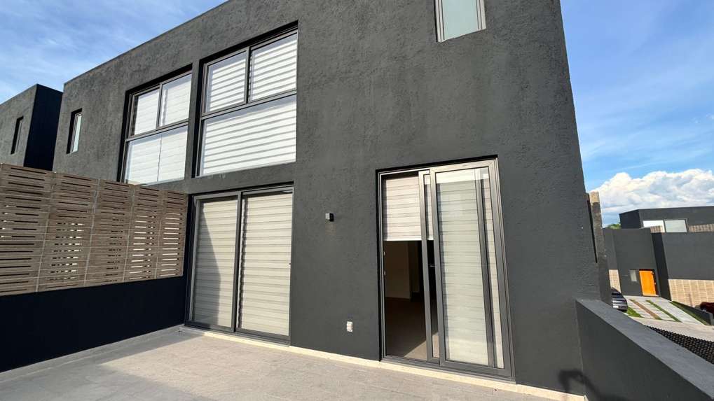 Departamento Dúplex de Dos Niveles en Renta - El Refugio, Querétaro en Residencial el Refugio, Querétaro