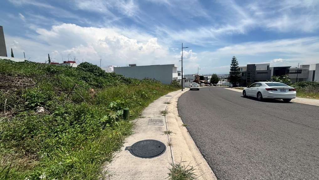 Terreno en Venta en Lomas de Juriquilla, Querétaro miniatura 4