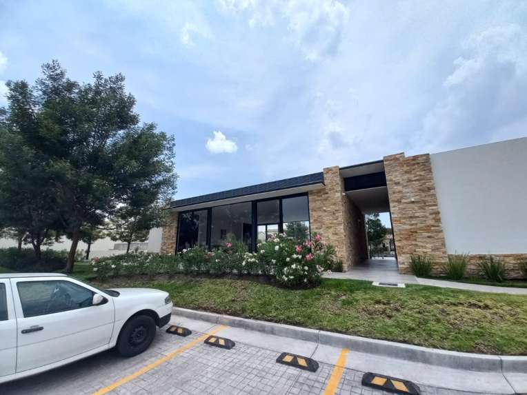 Casas en Venta en Capital Sur, Querétaro - Con Recámara en Planta Baja miniatura 11