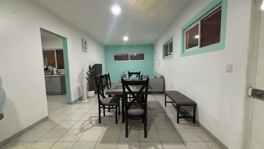 Casa en Venta de Un Piso con Bodega, en Esquina, Colonia Burócrata, Querétaro miniatura 2