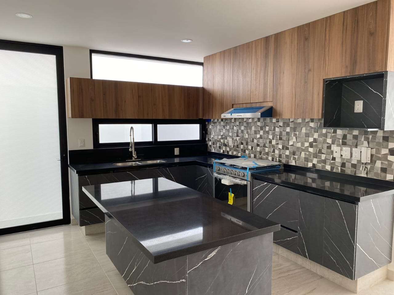 Casa en Venta con 4 Recámaras - Residencial Portanova, El Pueblito, Querétaro miniatura 3